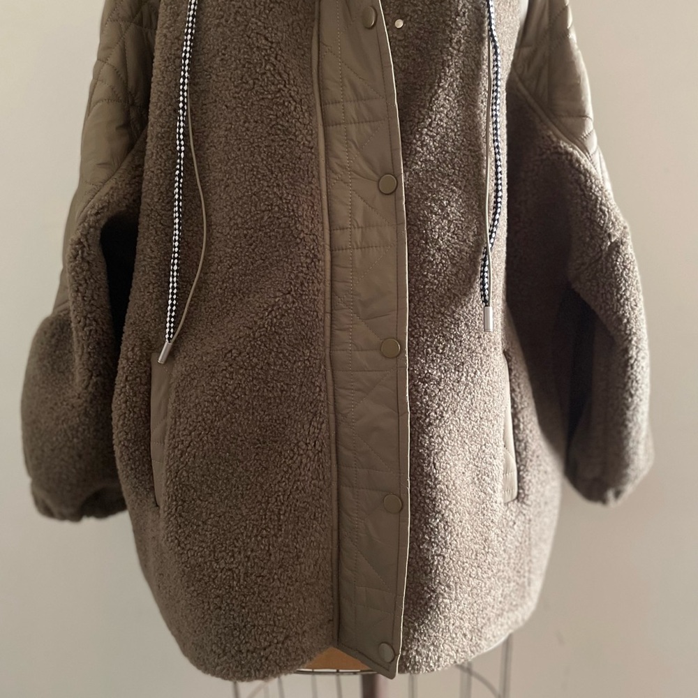 Silk Maison] Oversized Sherpa Quilted Fleece Jacket Coat - Picture 6 of 13